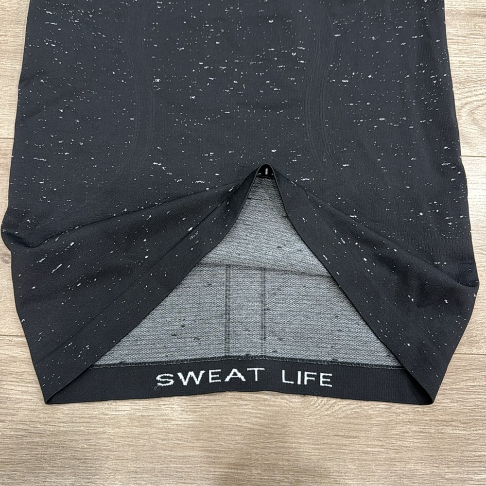 Lululemon Tank - Picture 3 of 3